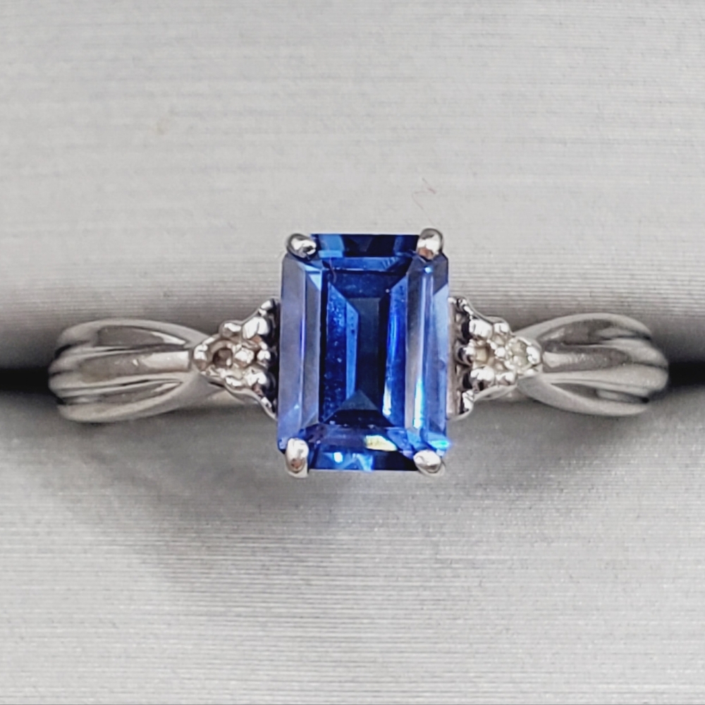 10k White Gold Emerald Cut Blue Sapphire Ring